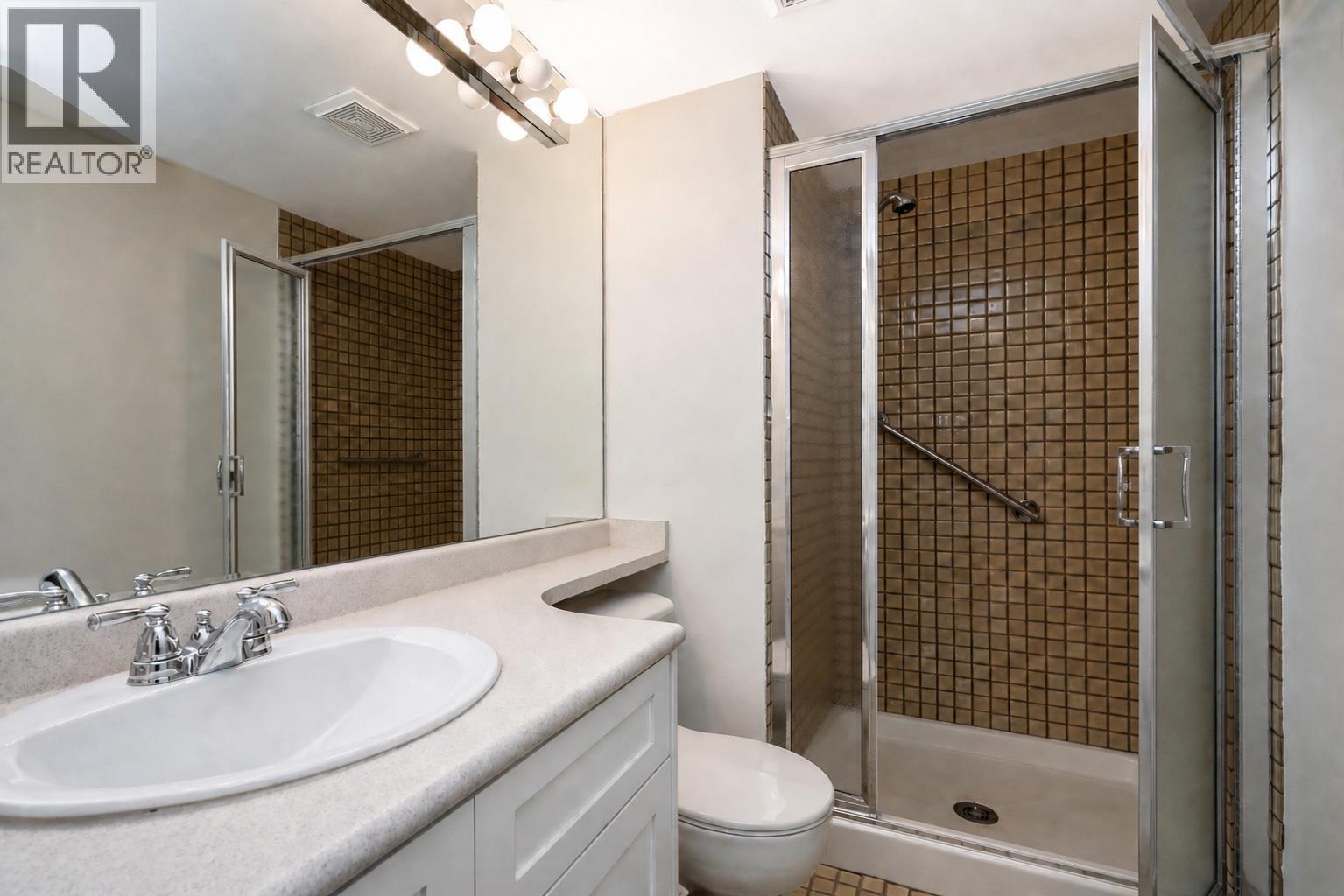 508 1350 View Crescent Property Photo 16