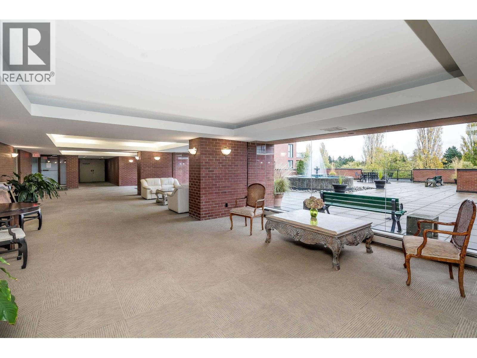 508 1350 View Crescent Property Photo 22