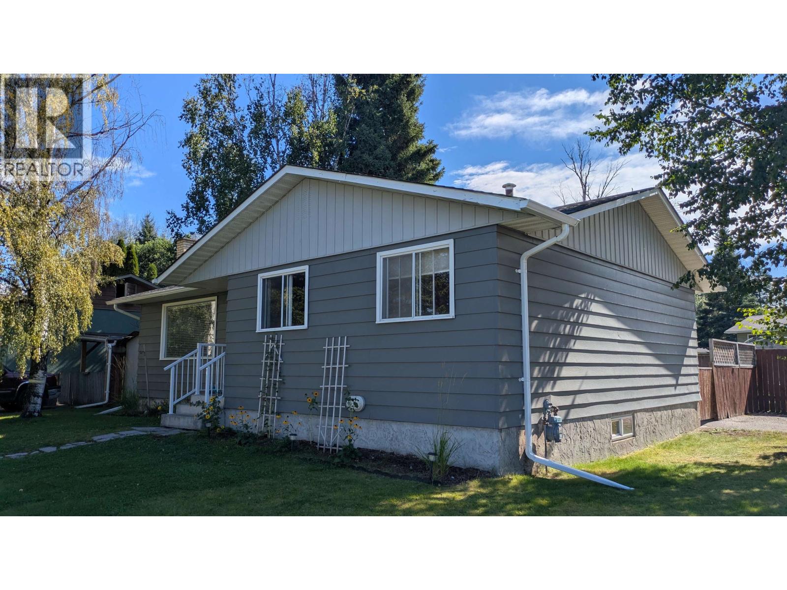 7207 IMPERIAL CRESCENT Property Photo 1