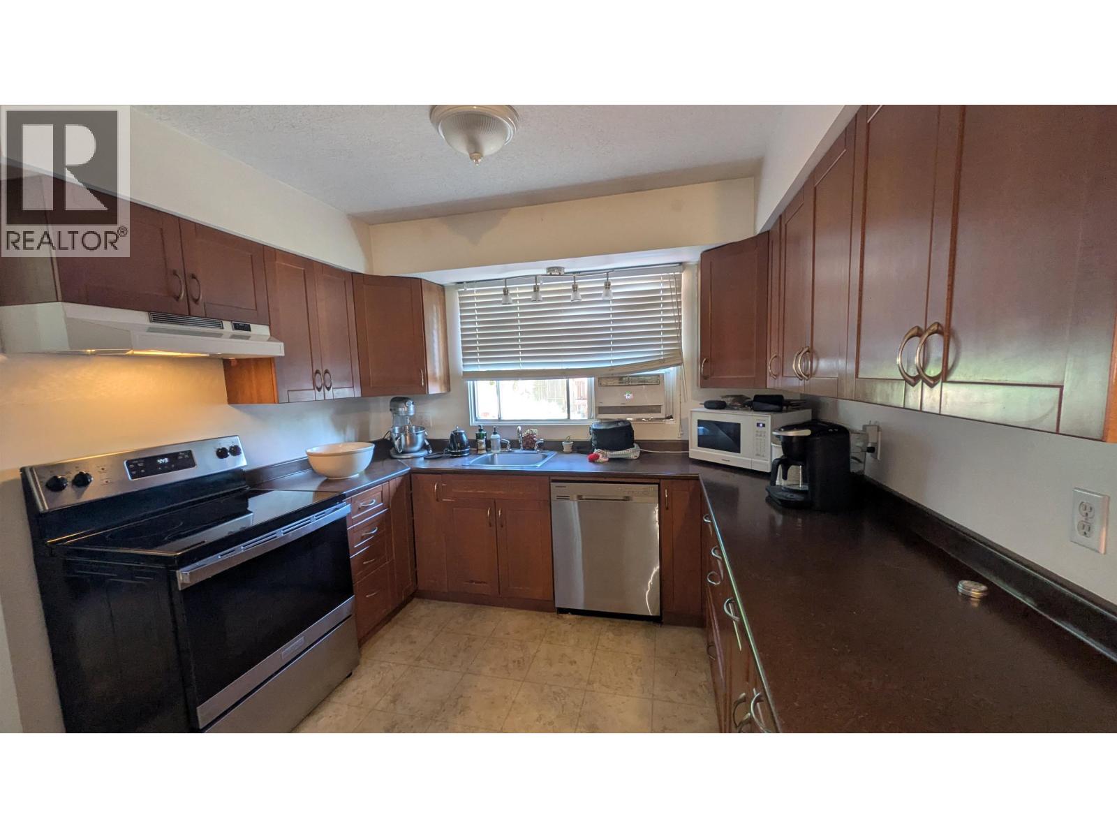 7207 Imperial Crescent Property Photo 3