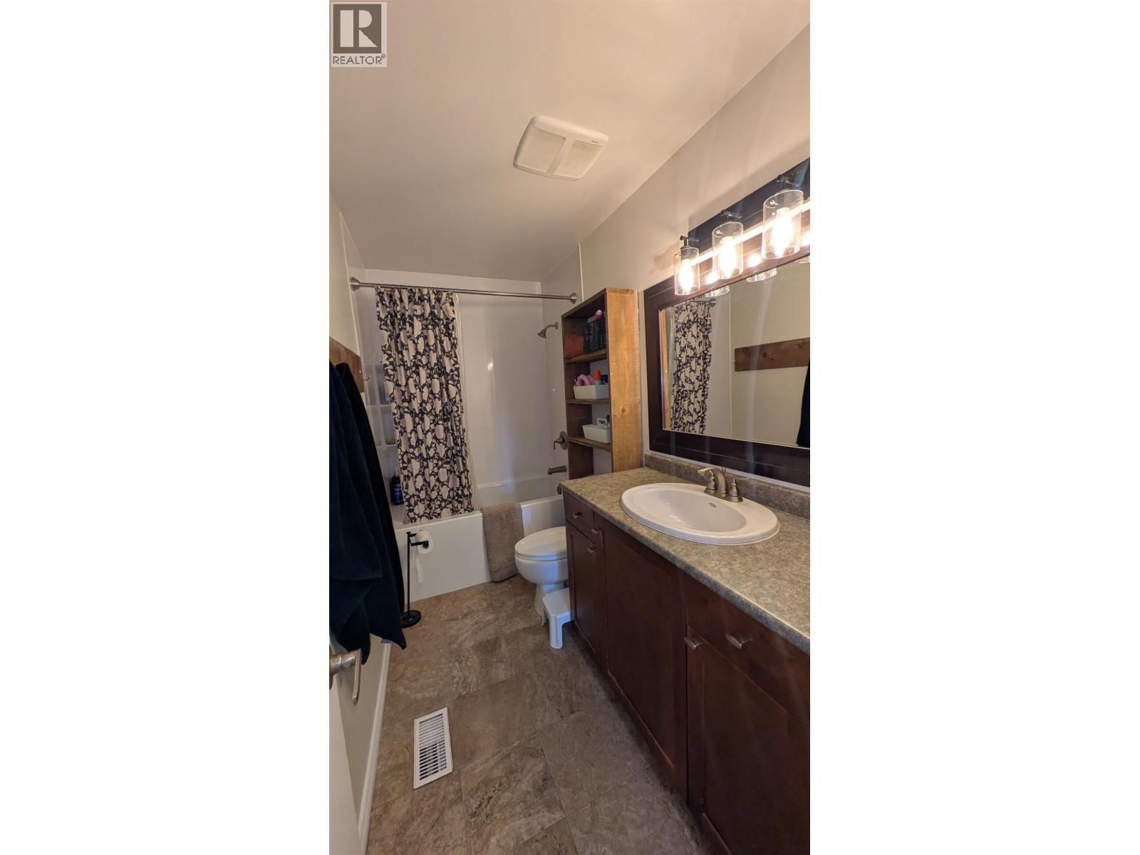 7207 Imperial Crescent Property Photo 6