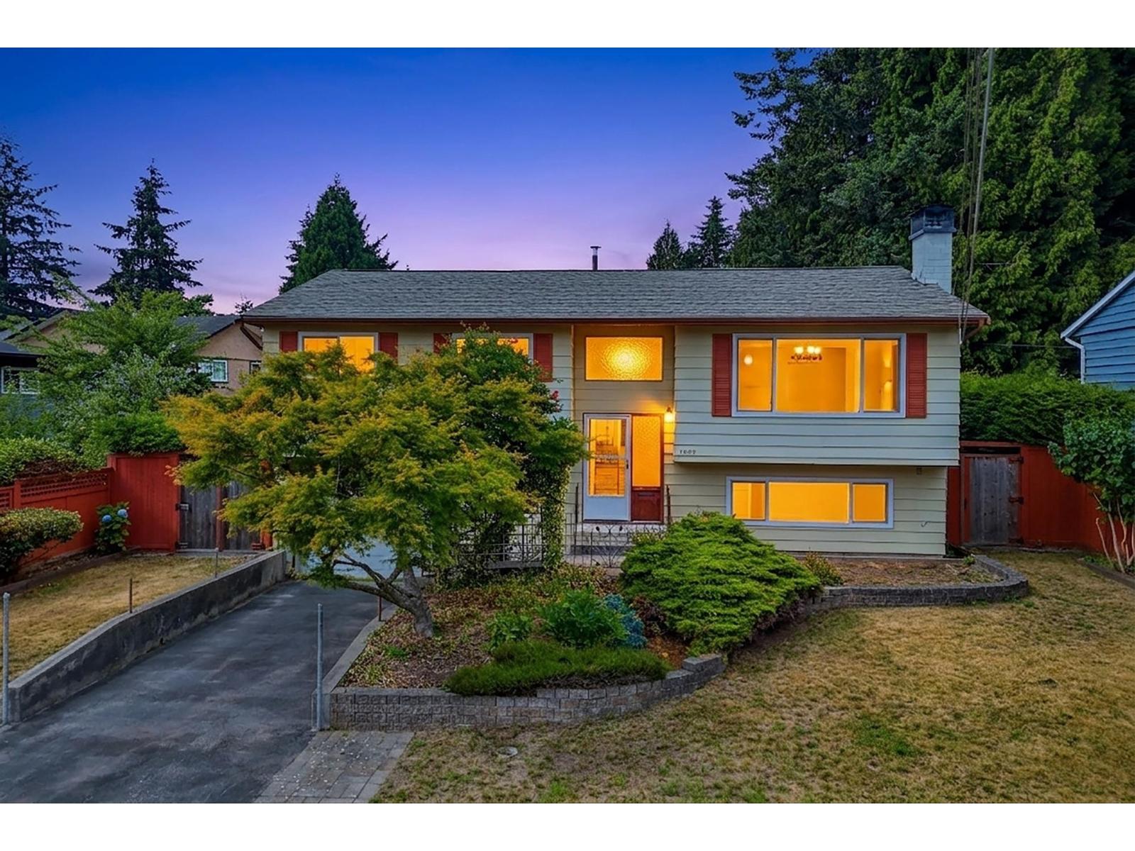 11411 78 Avenue Property Photo 1