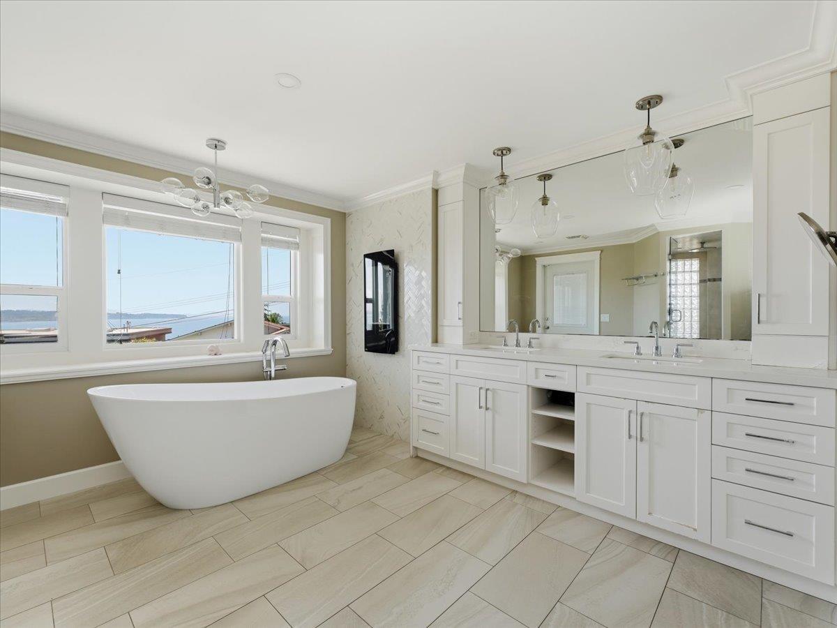 1087 Finlay Street Property Photo 23
