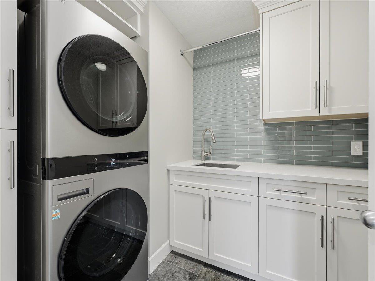 1087 Finlay Street Property Photo 30
