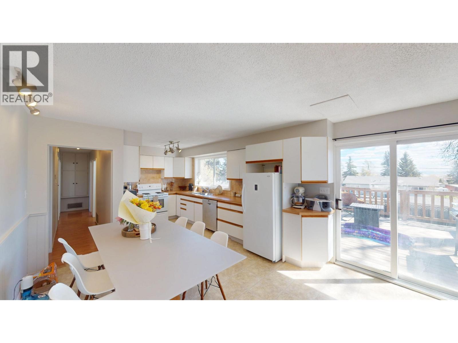 10515 104 Avenue Property Photo 8