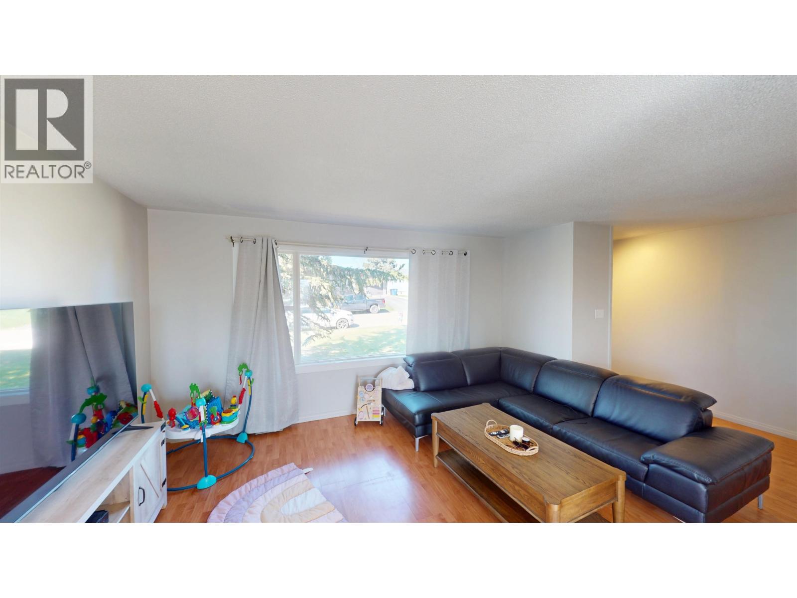 10515 104 Avenue Property Photo 15