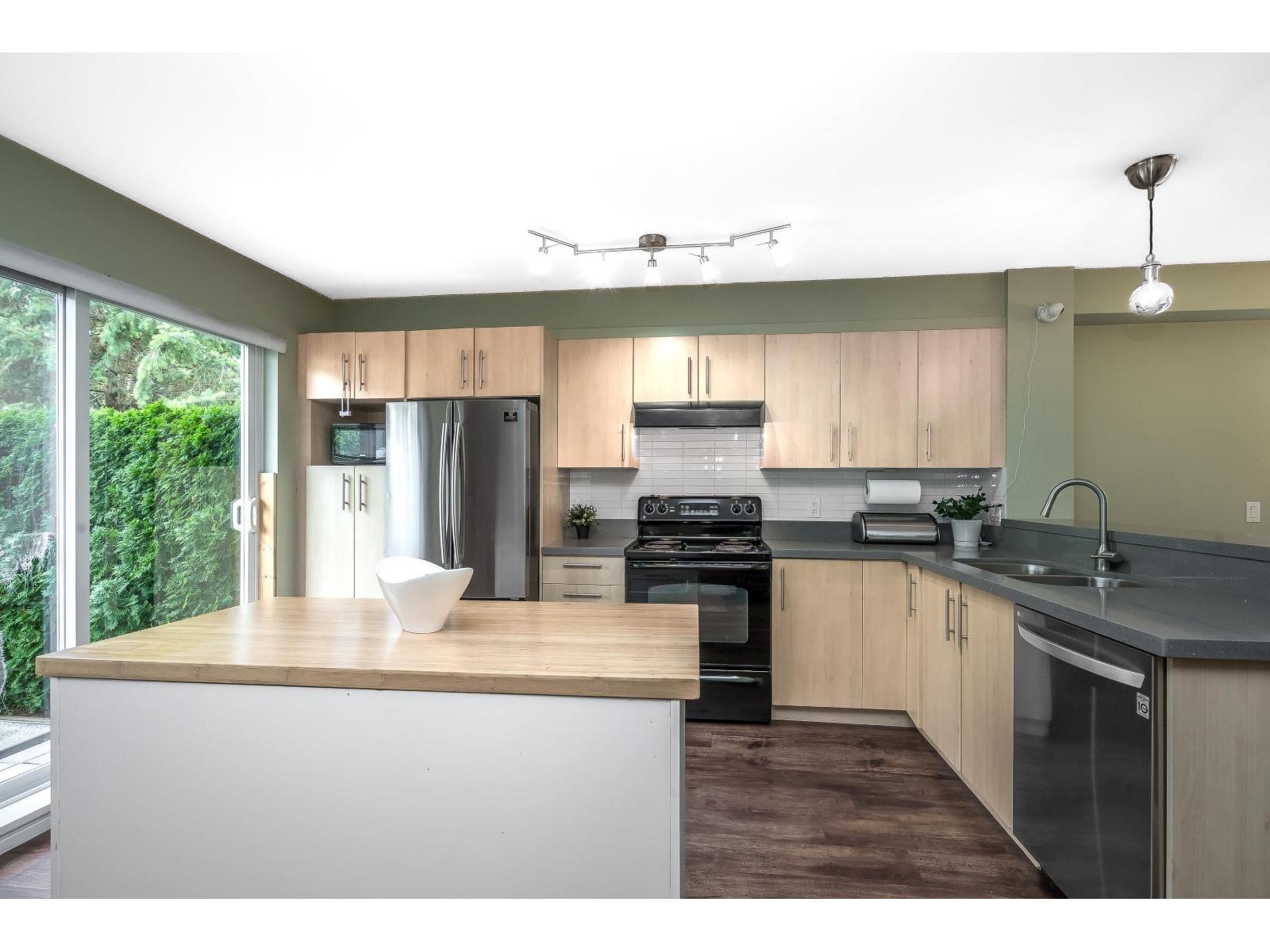 33 20875 80 AVENUE Property Photo 1