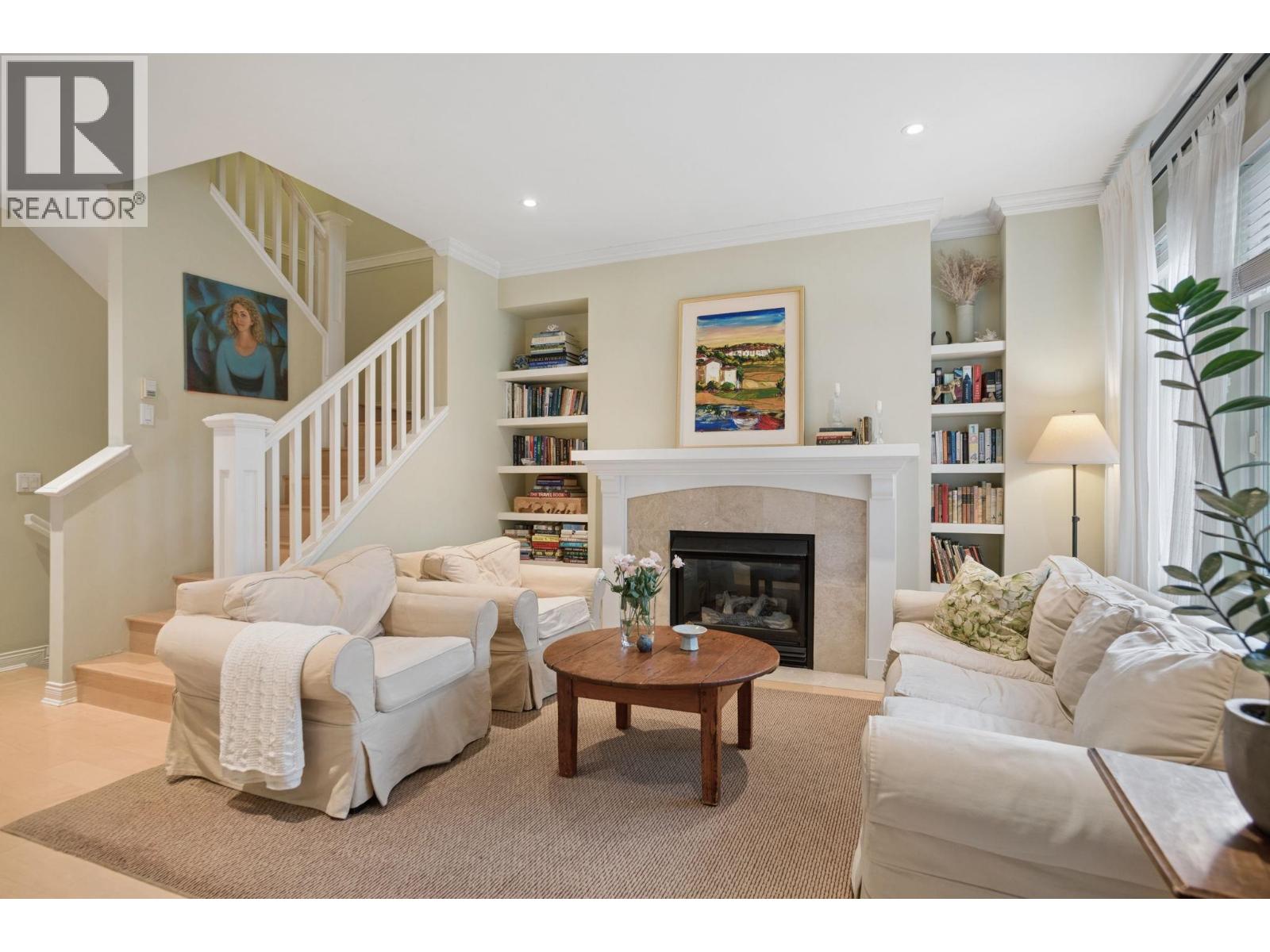 5380 Larch Street Property Photo 4