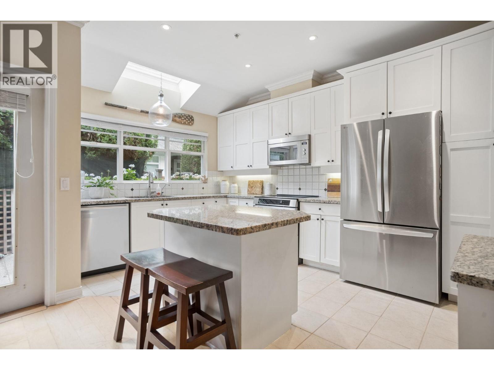 5380 Larch Street Property Photo 15