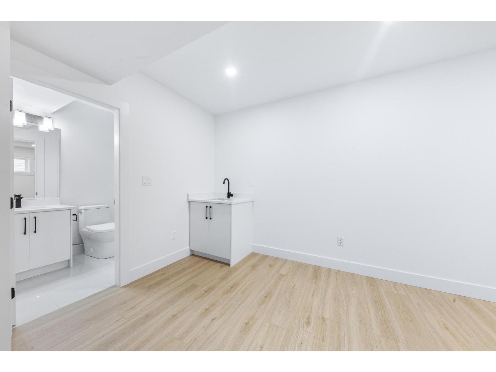 6221 148 Street Property Photo 21