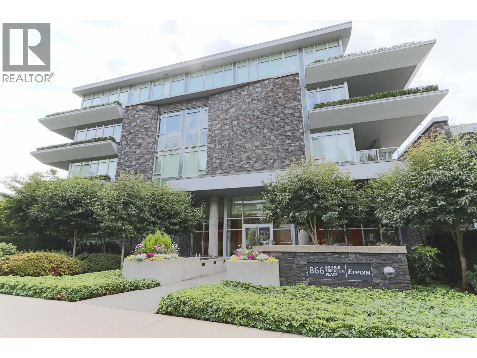 600 866 Arthur Erickson Place Place Photo de la propriété 1