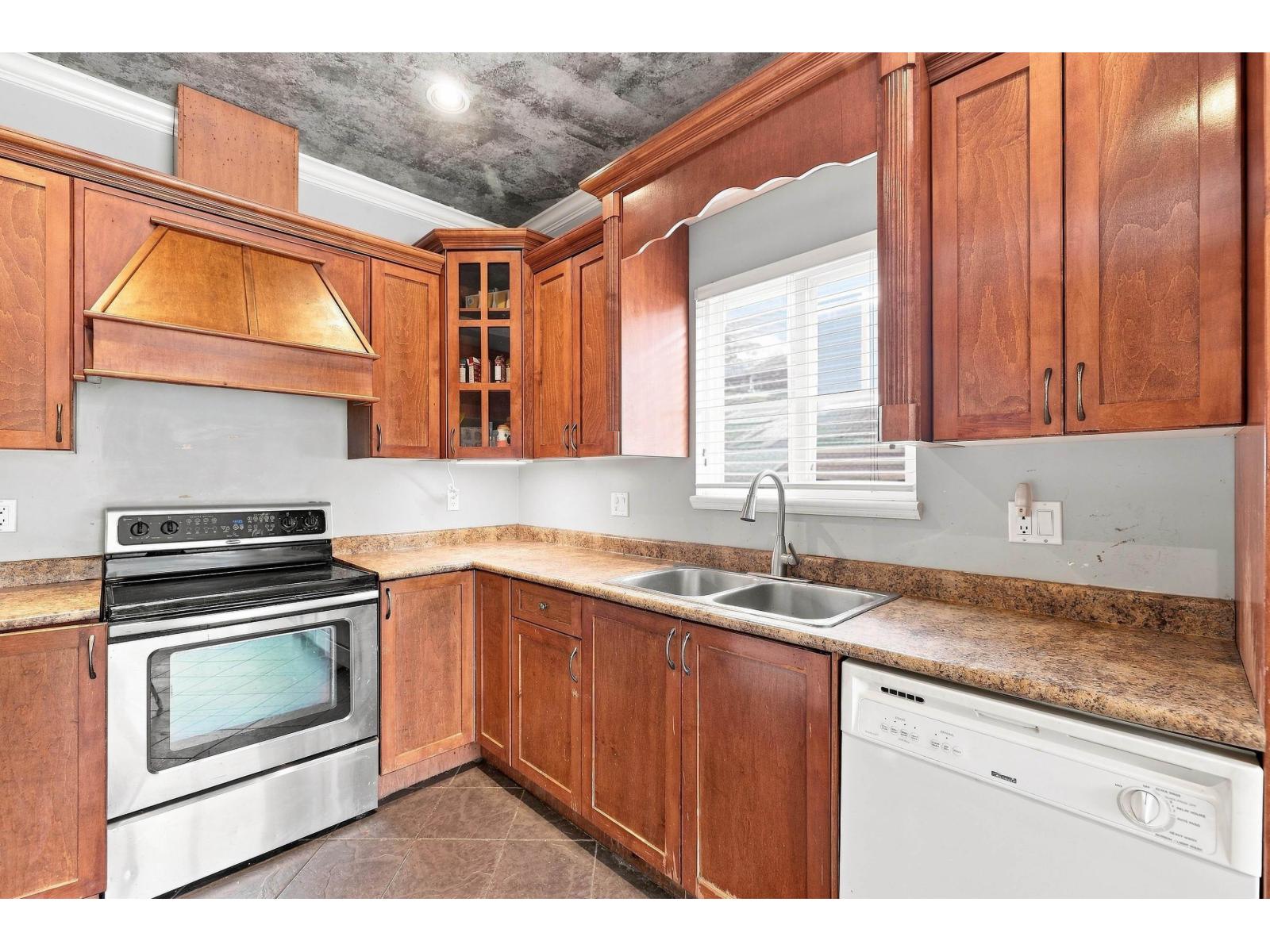 34158 Amblewood Place Property Photo 9