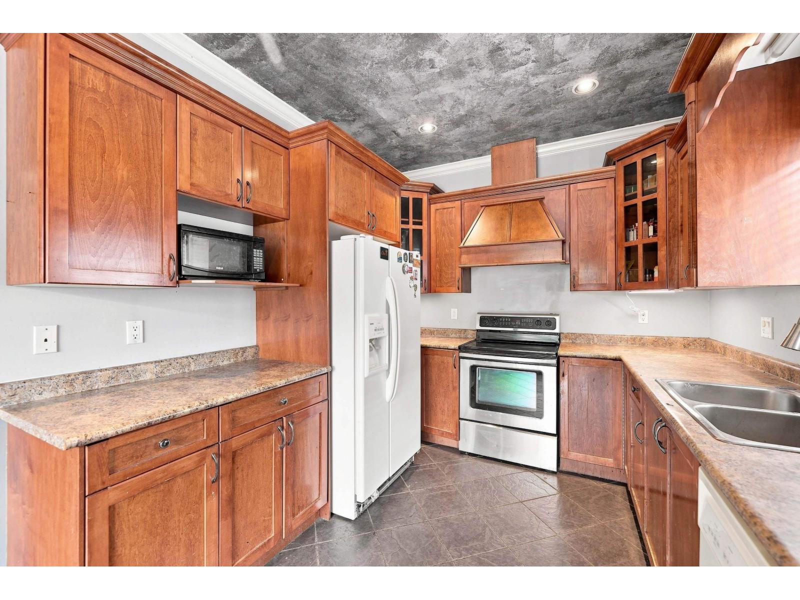 34158 Amblewood Place Property Photo 10