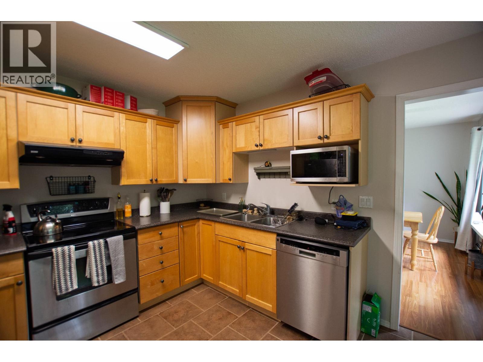 3175 Wallace Crescent Property Photo 4