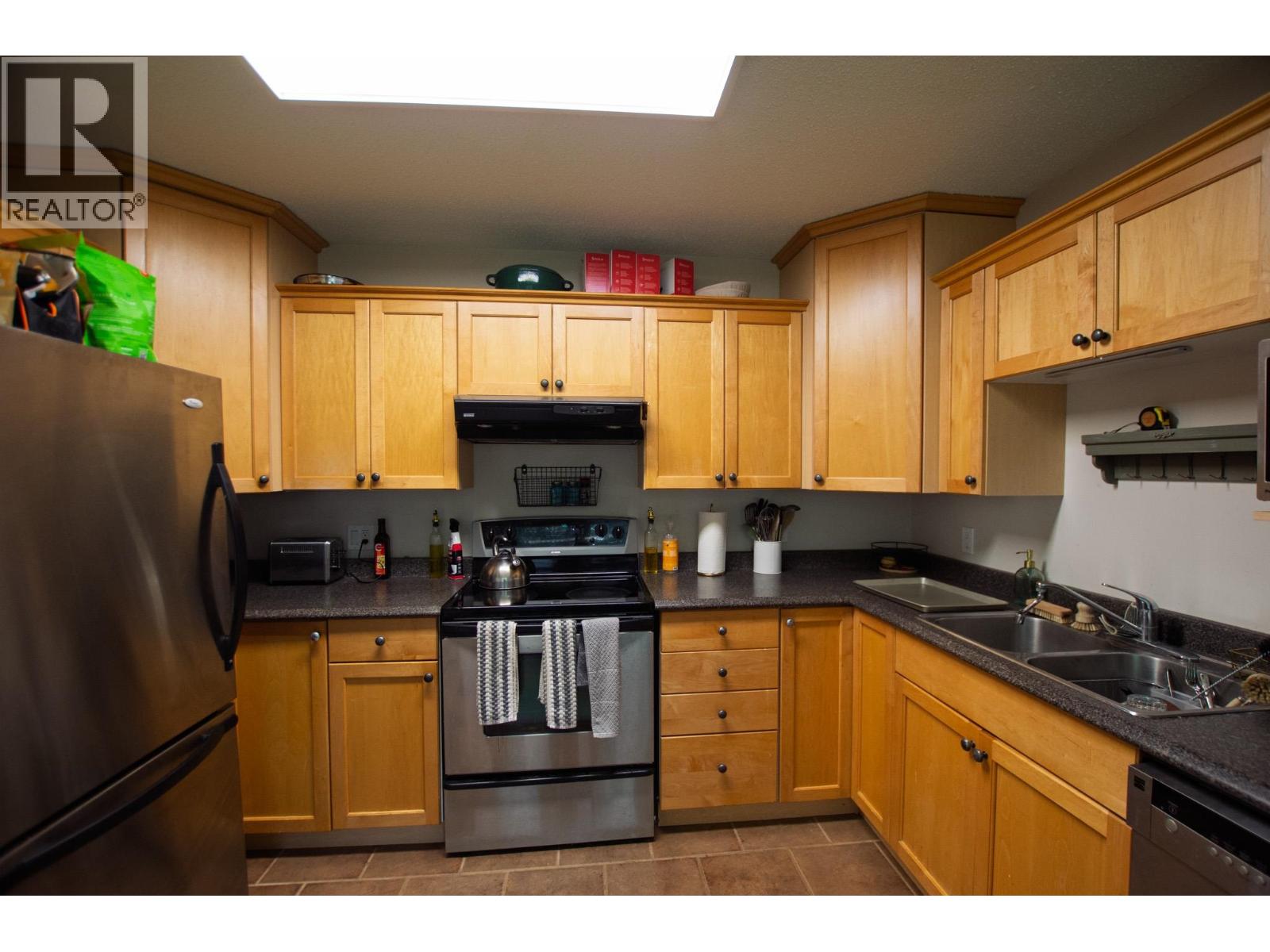 3175 Wallace Crescent Property Photo 6