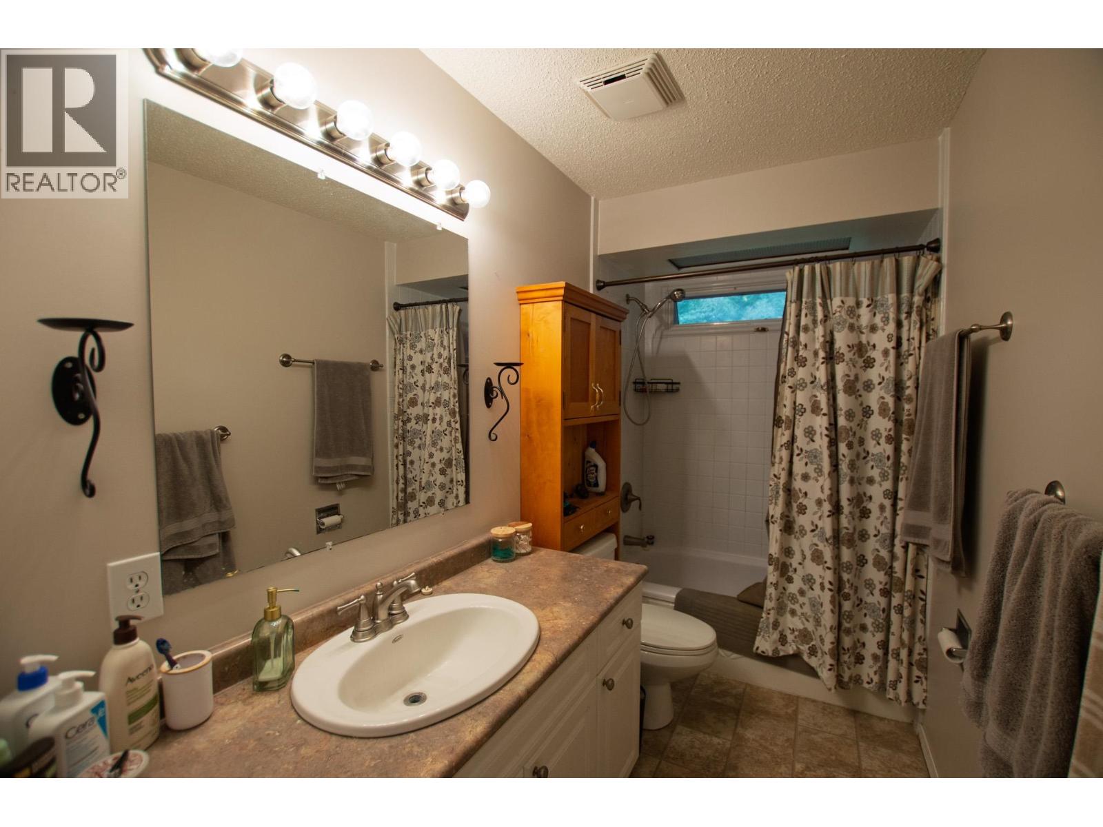 3175 Wallace Crescent Property Photo 12