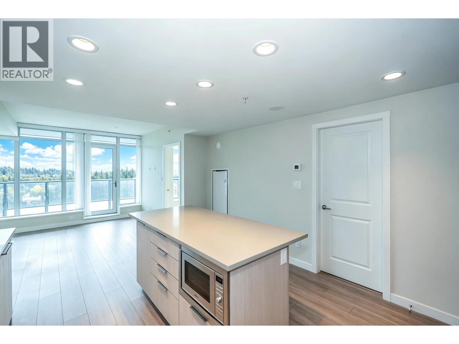 1904 1182 Westwood Street Property Photo 4