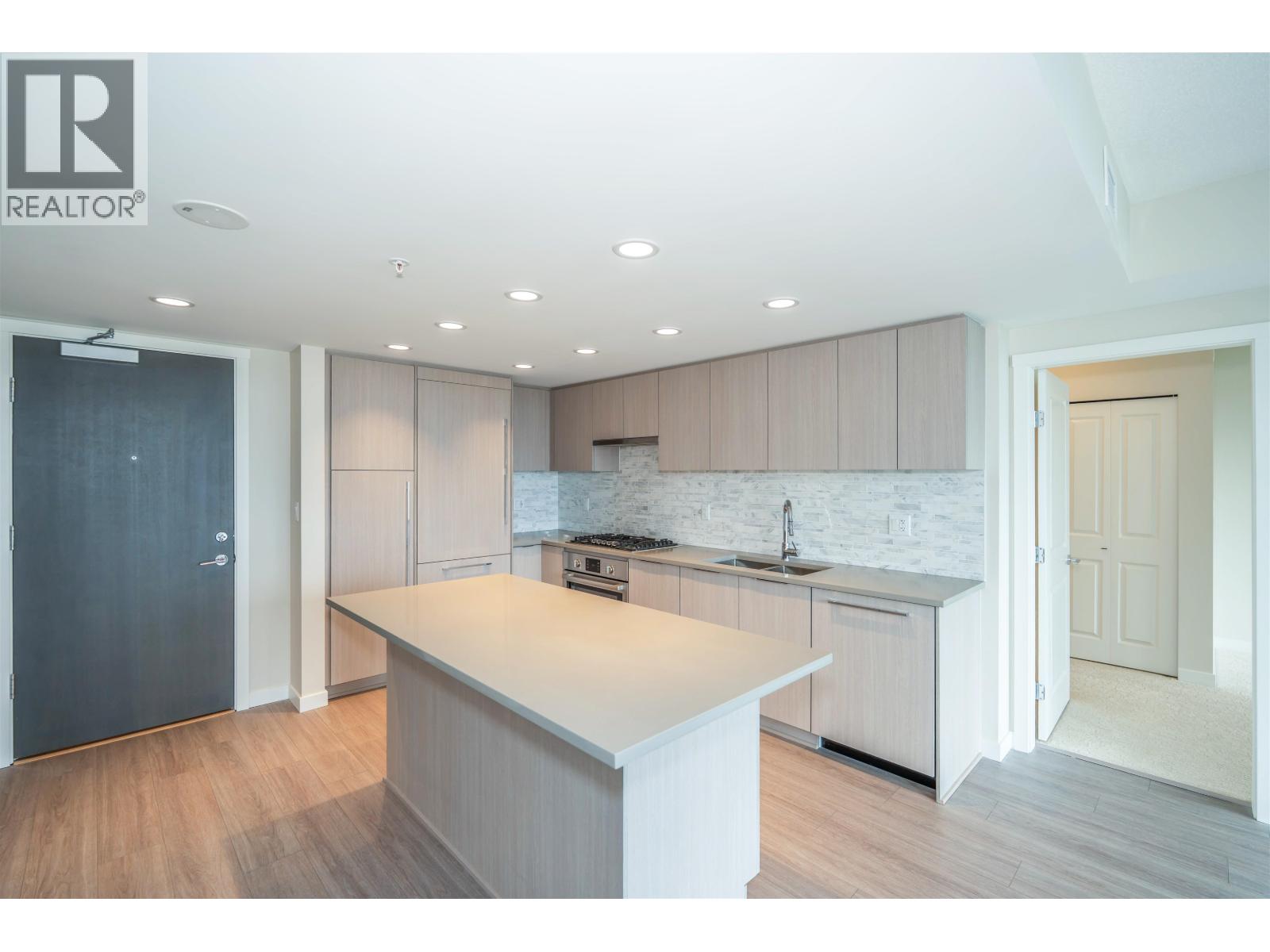 1904 1182 Westwood Street Property Photo 6