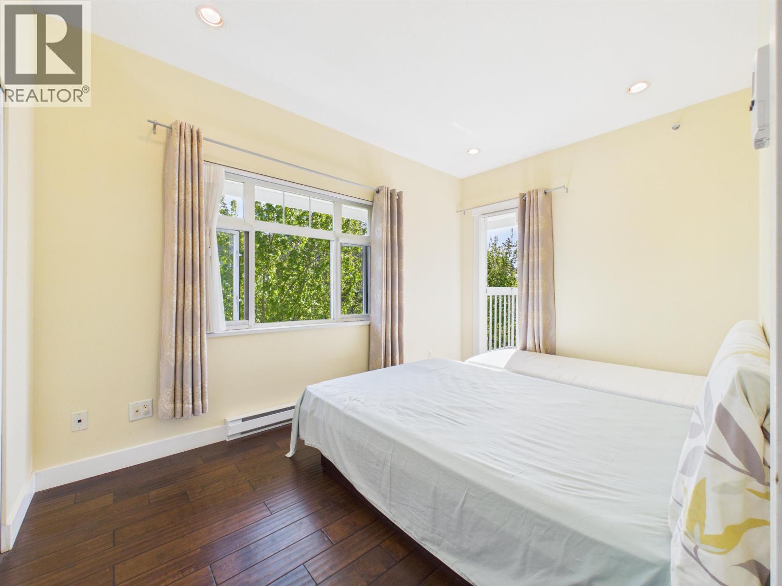 141 7388 Macpherson Avenue Property Photo 10