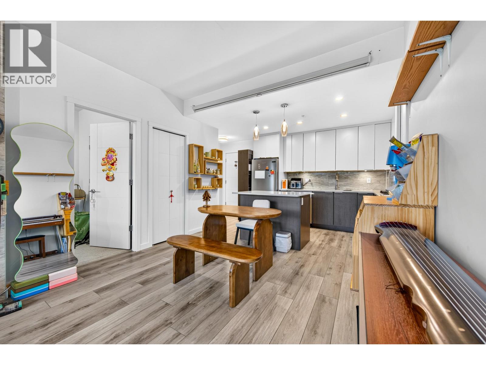 401 11639 227 Street Property Photo 12