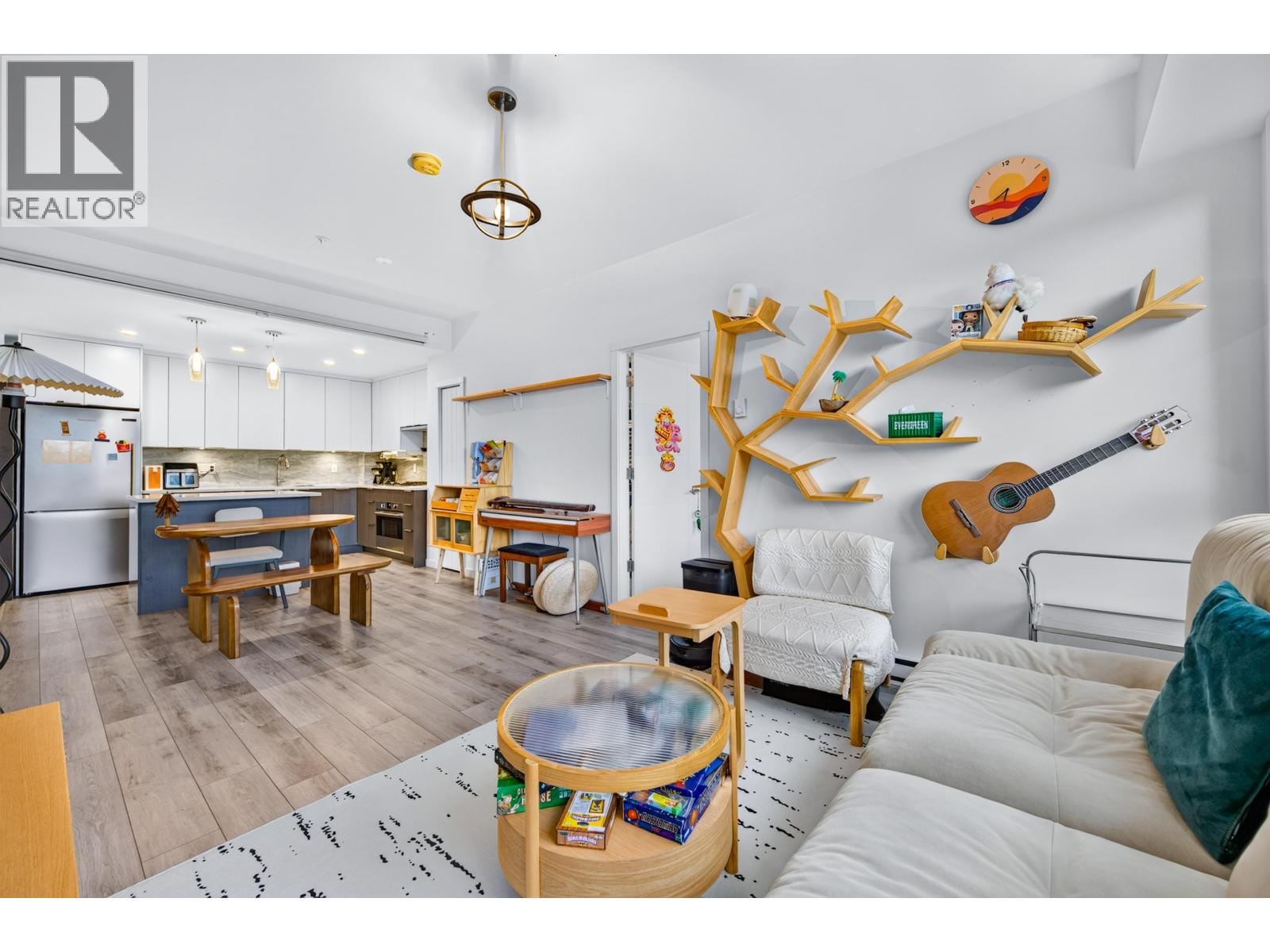 401 11639 227 Street Property Photo 13