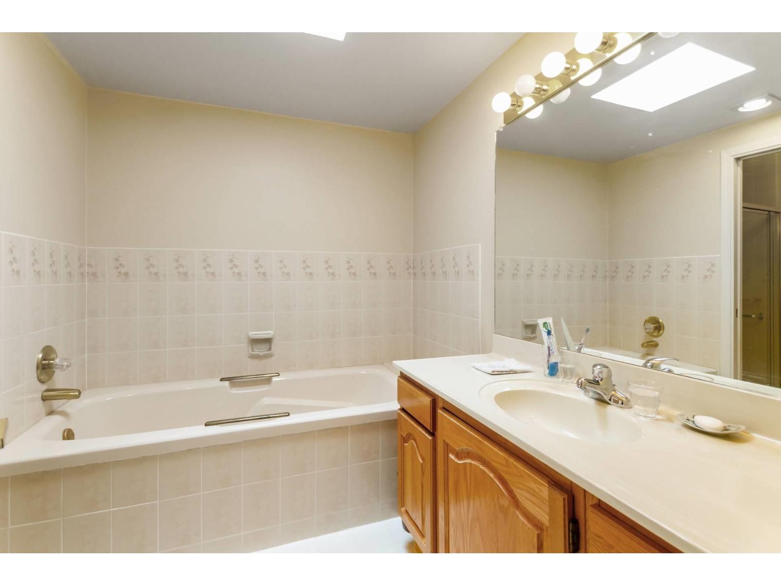 313 15300 17 Avenue Property Photo 16