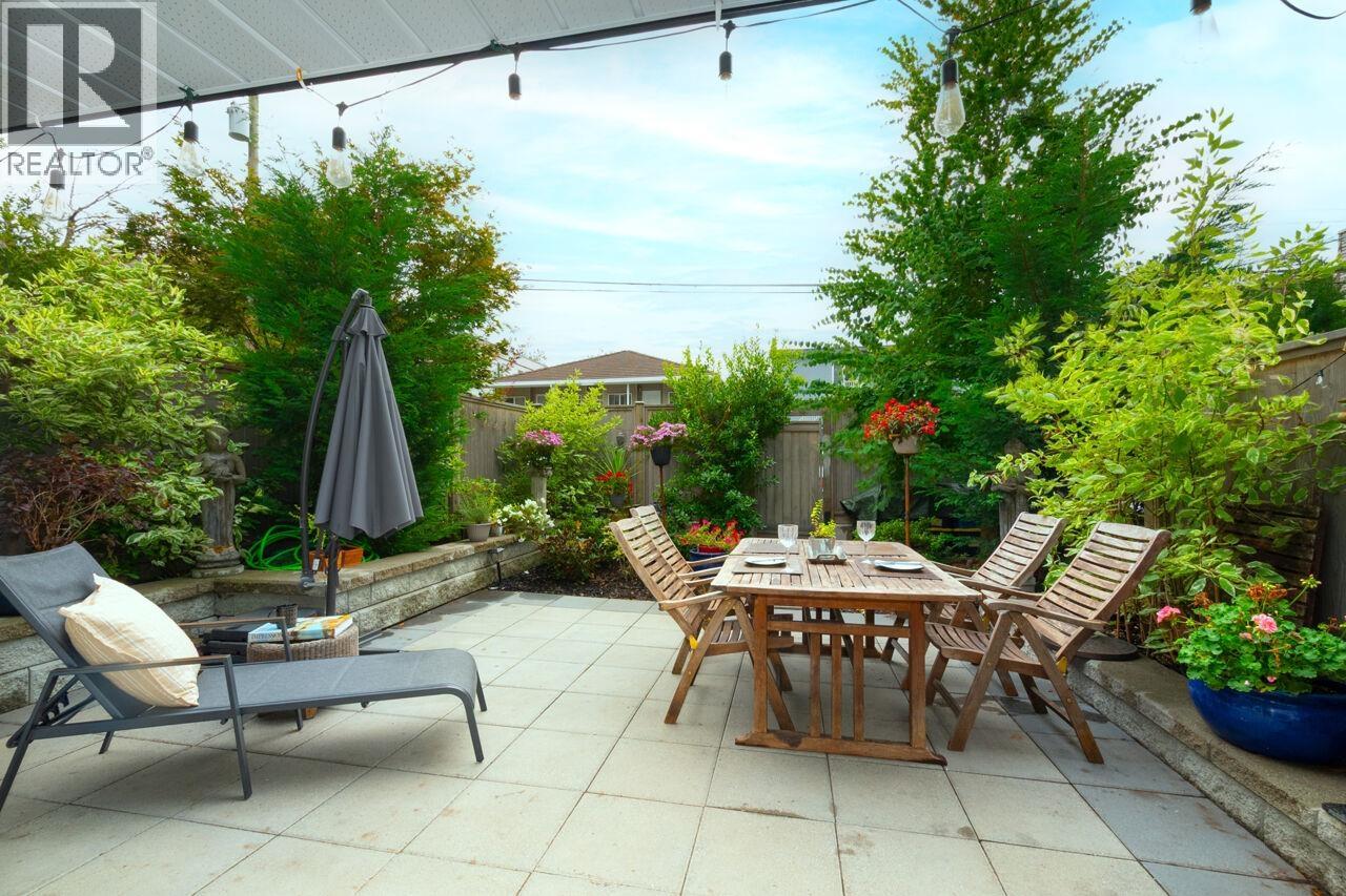 112 2250 OXFORD STREET Property Photo 1