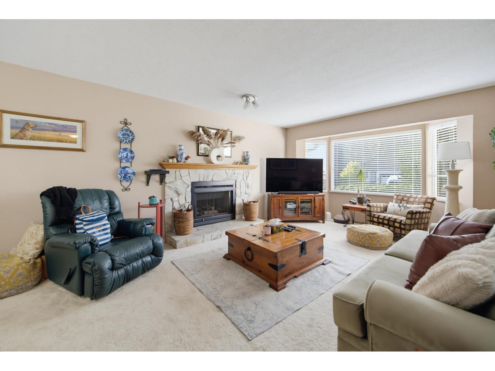 36042 Southridge Place Property Photo 6