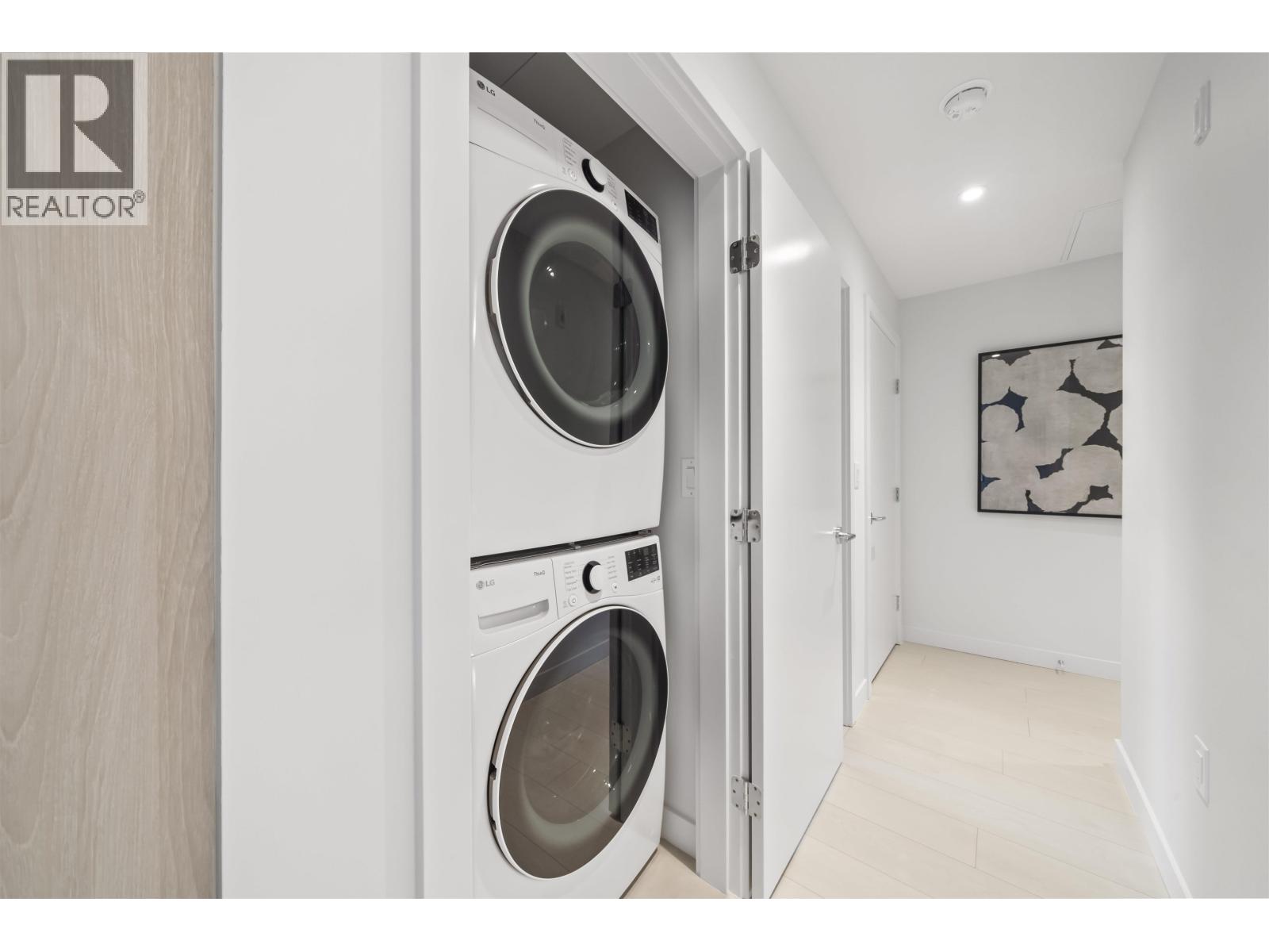 111 4928 Quebec Street Property Photo 6
