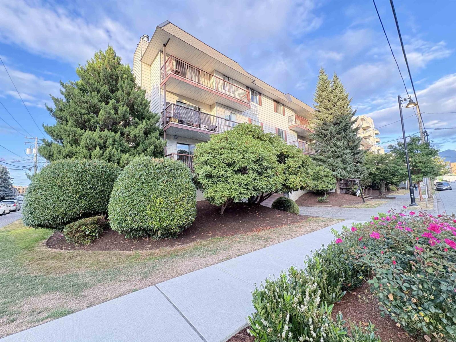 45749 Spadina Avenue #111 Property Photo 1