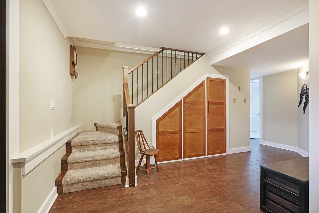 19714 36 Avenue Property Photo 4