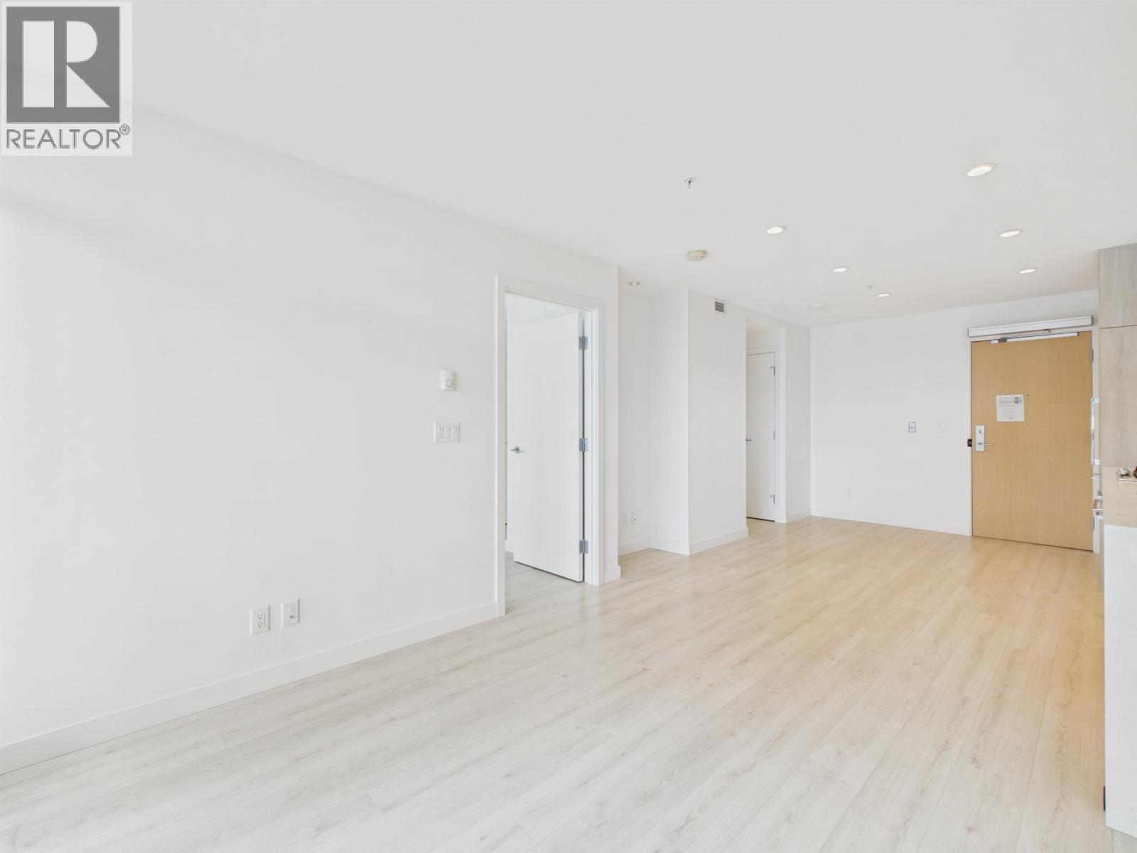 1605 6080 Mckay Avenue Property Photo 3