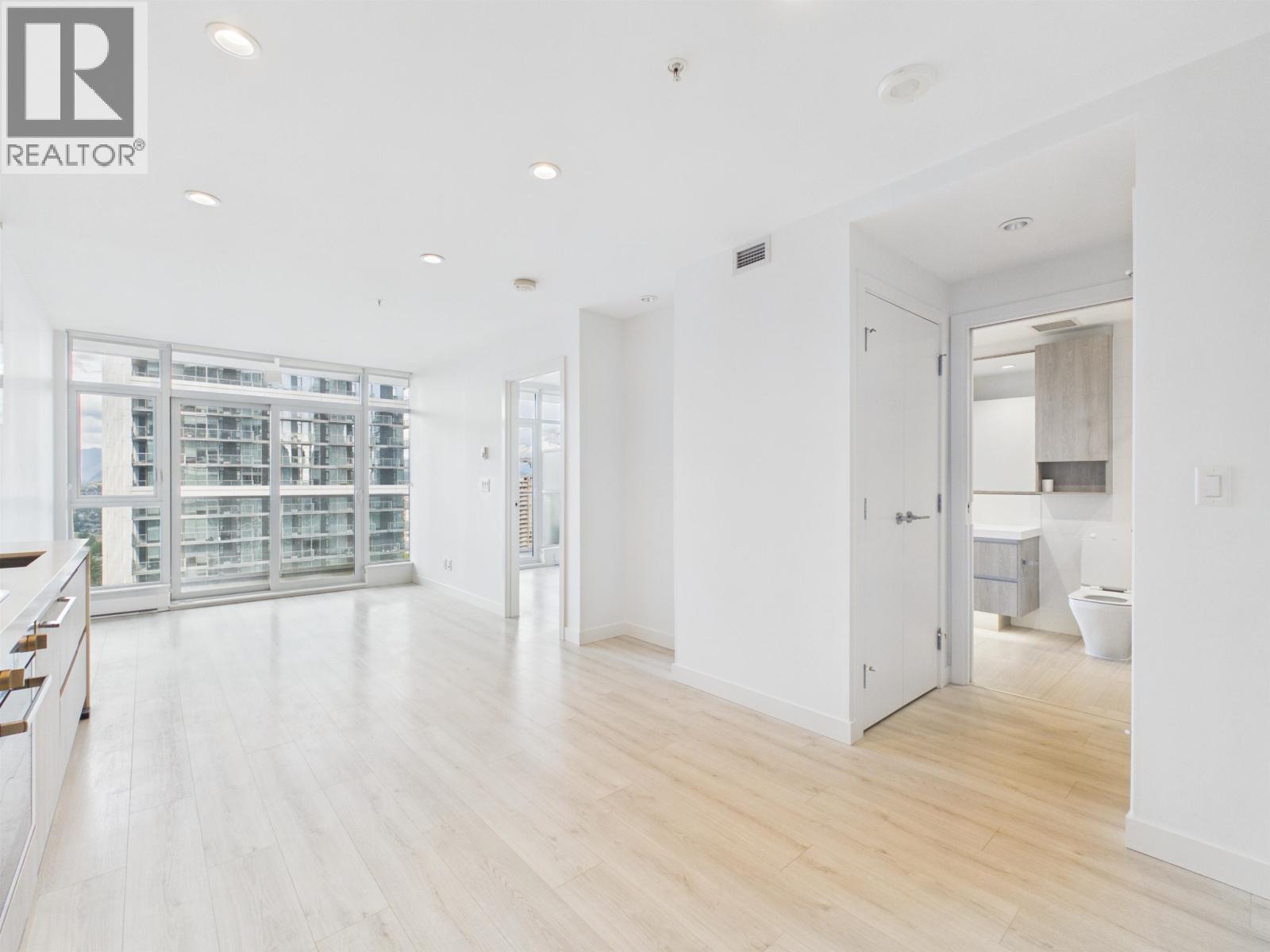 1605 6080 Mckay Avenue Property Photo 7