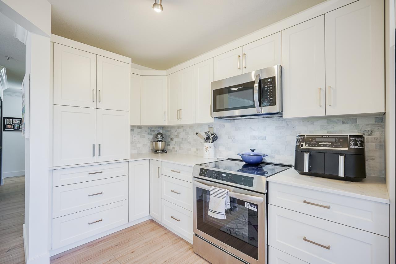 208 32075 GEORGE FERGUSON WAY