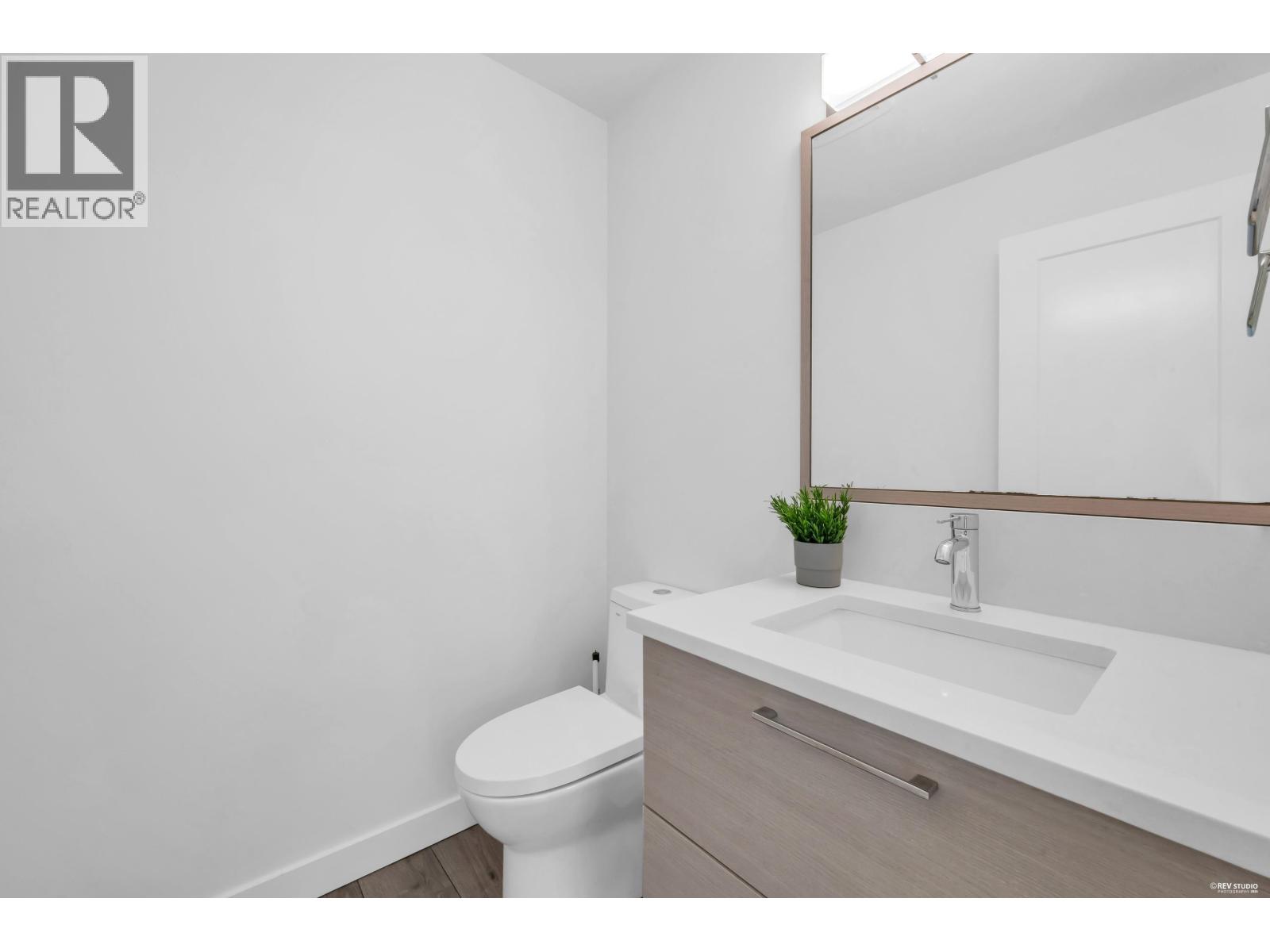 163 3565 Baycrest Avenue Property Photo 15
