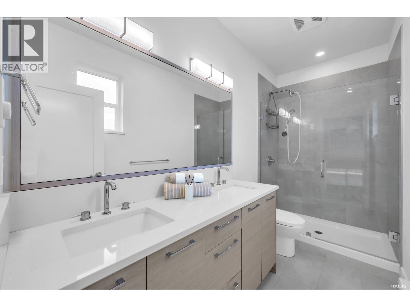 163 3565 Baycrest Avenue Property Photo 22