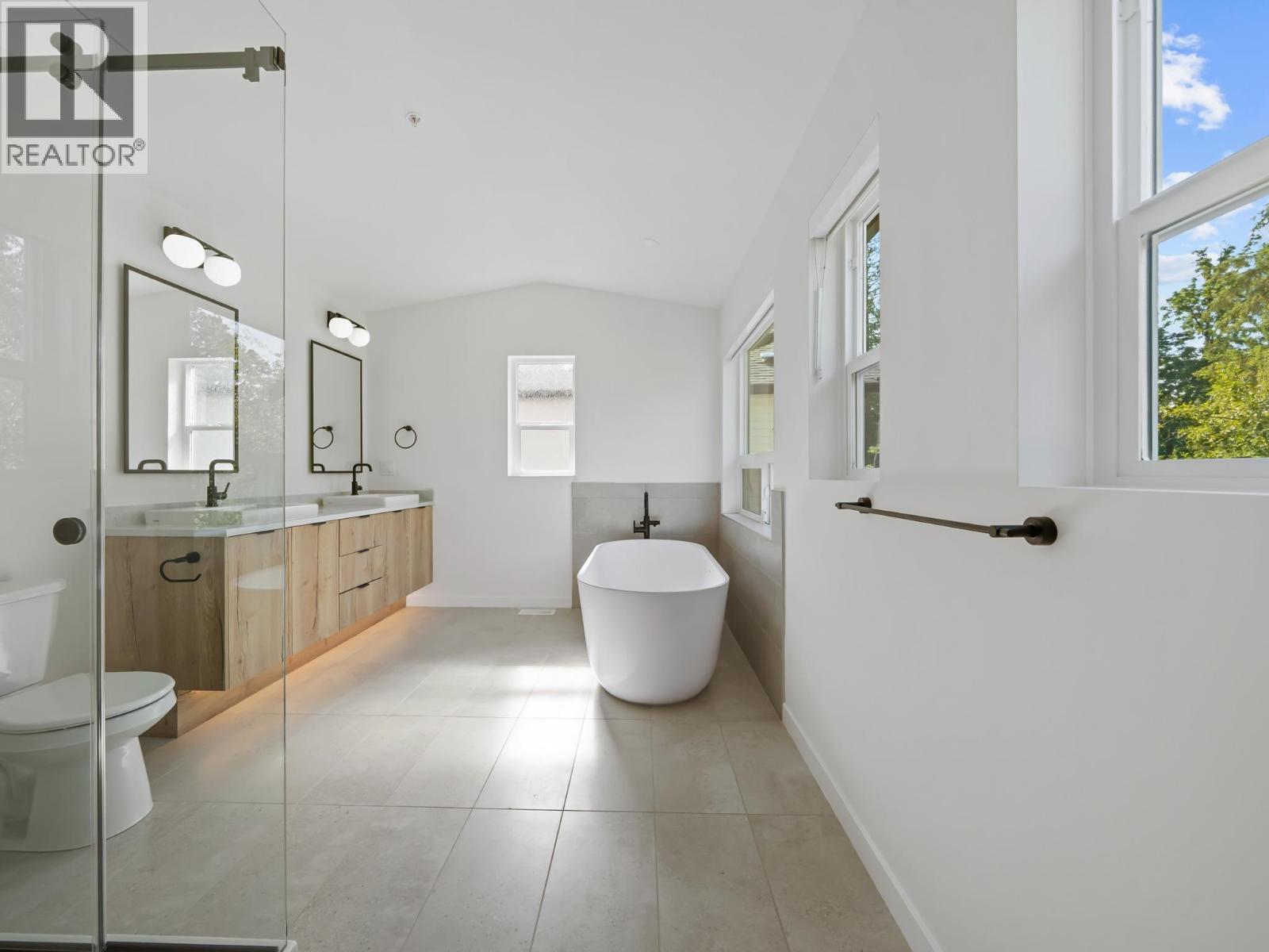 25025 110a Avenue Property Photo 6
