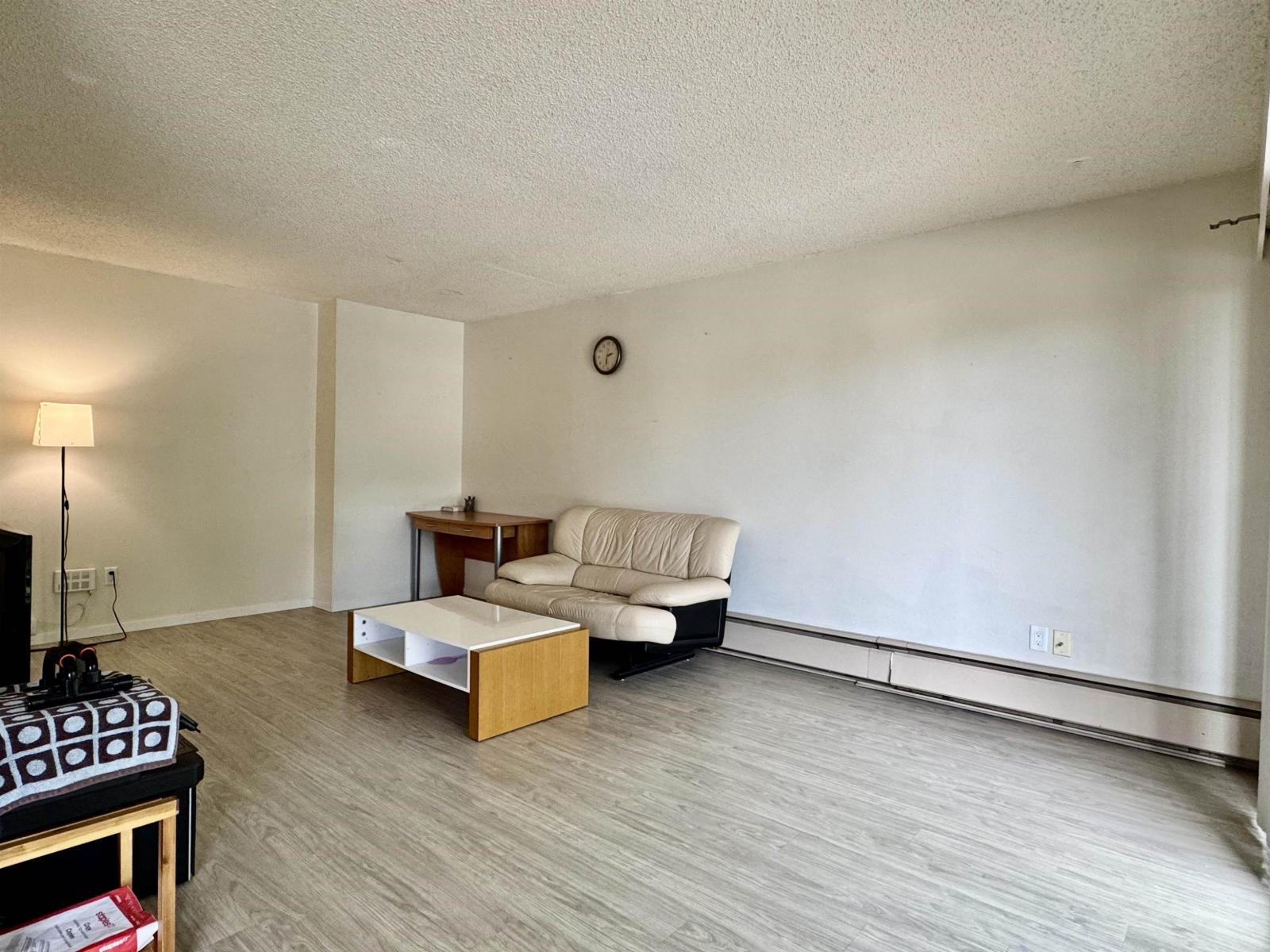 129 1909 Salton Road Property Photo 3
