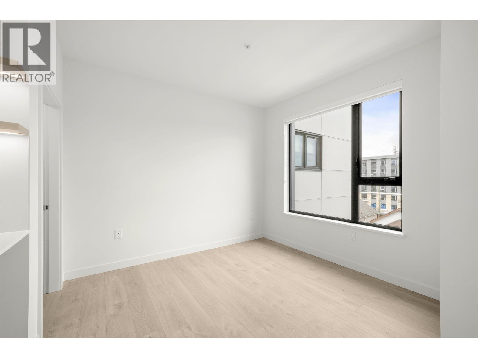 408 4928 Quebec Street Property Photo 8