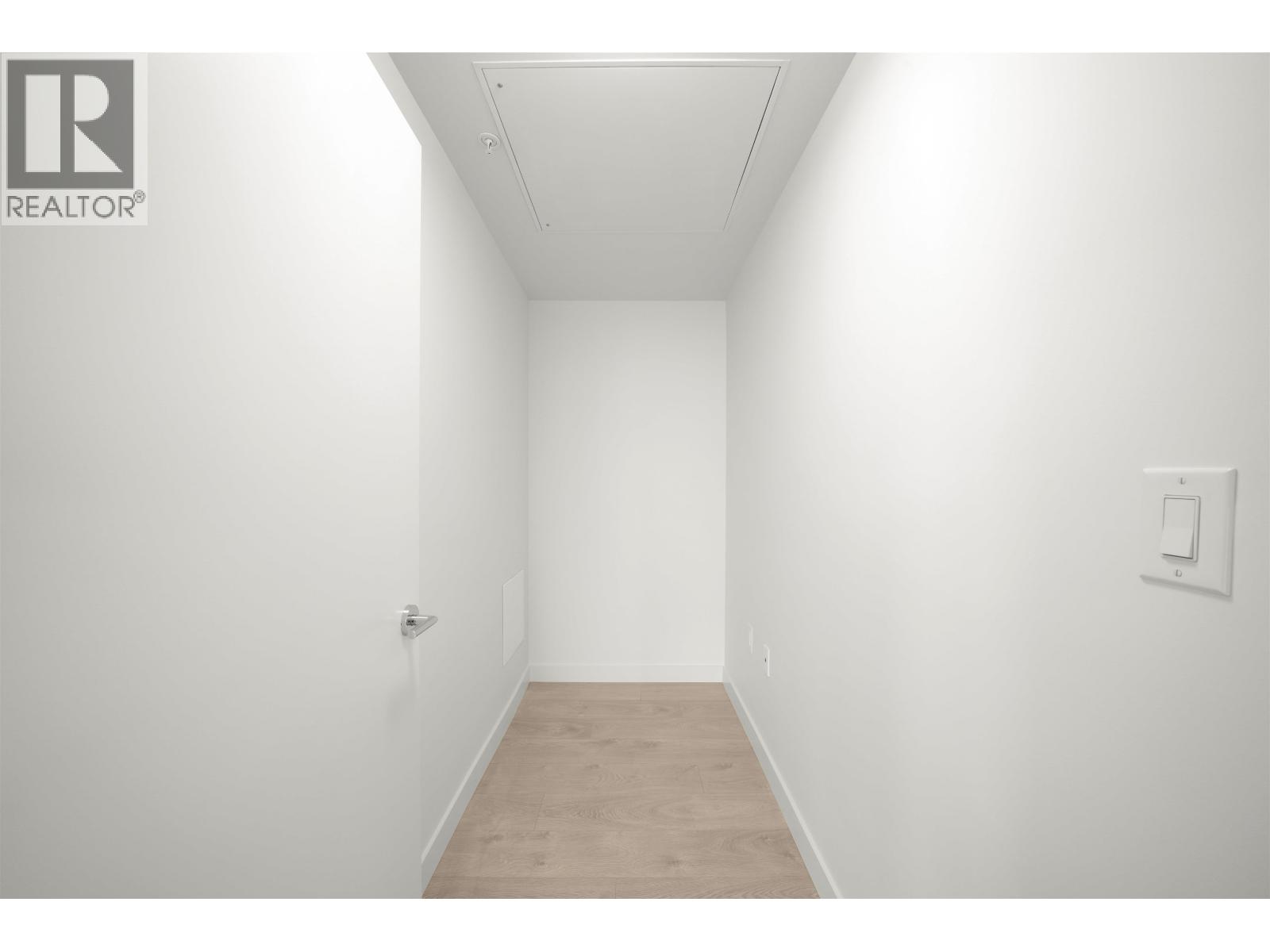 408 4928 Quebec Street Property Photo 17