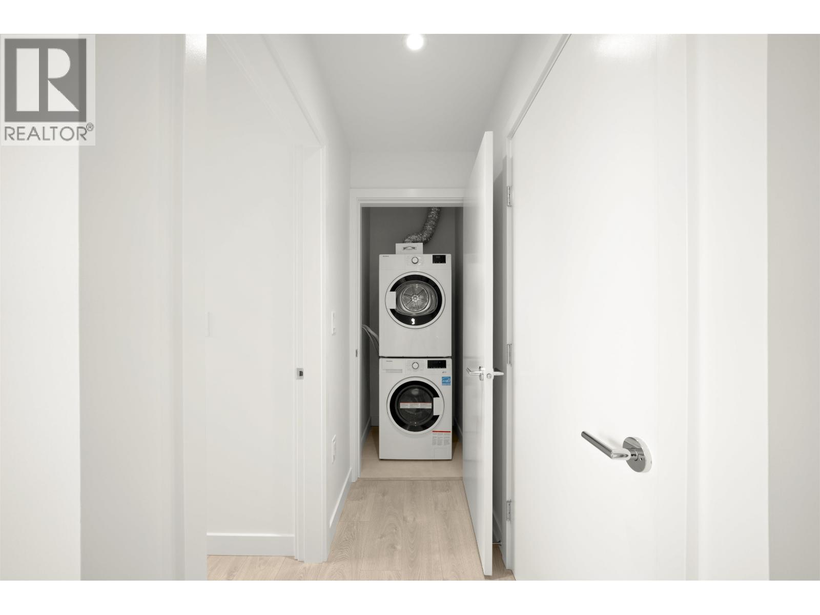 408 4928 Quebec Street Property Photo 18