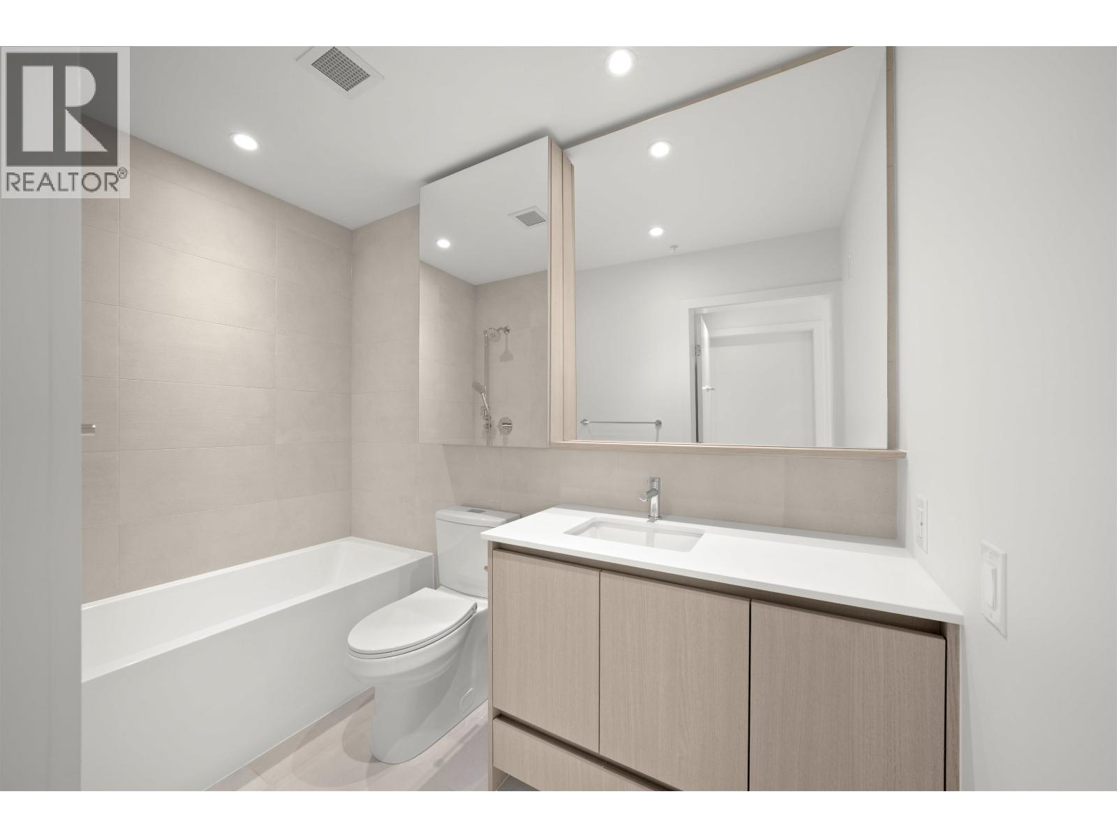 408 4928 Quebec Street Property Photo 20