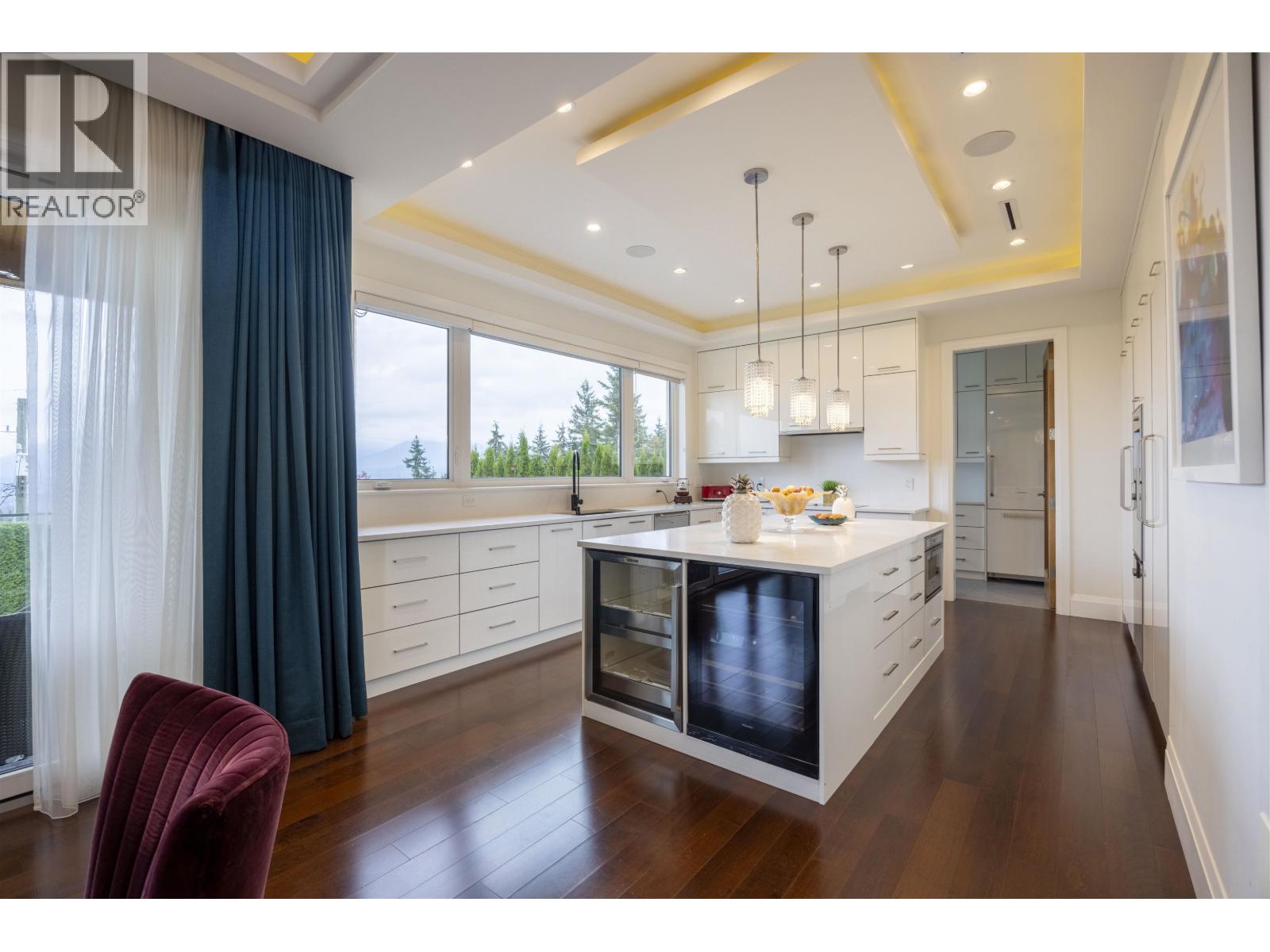 5111 Harbour View Road Property Photo 12