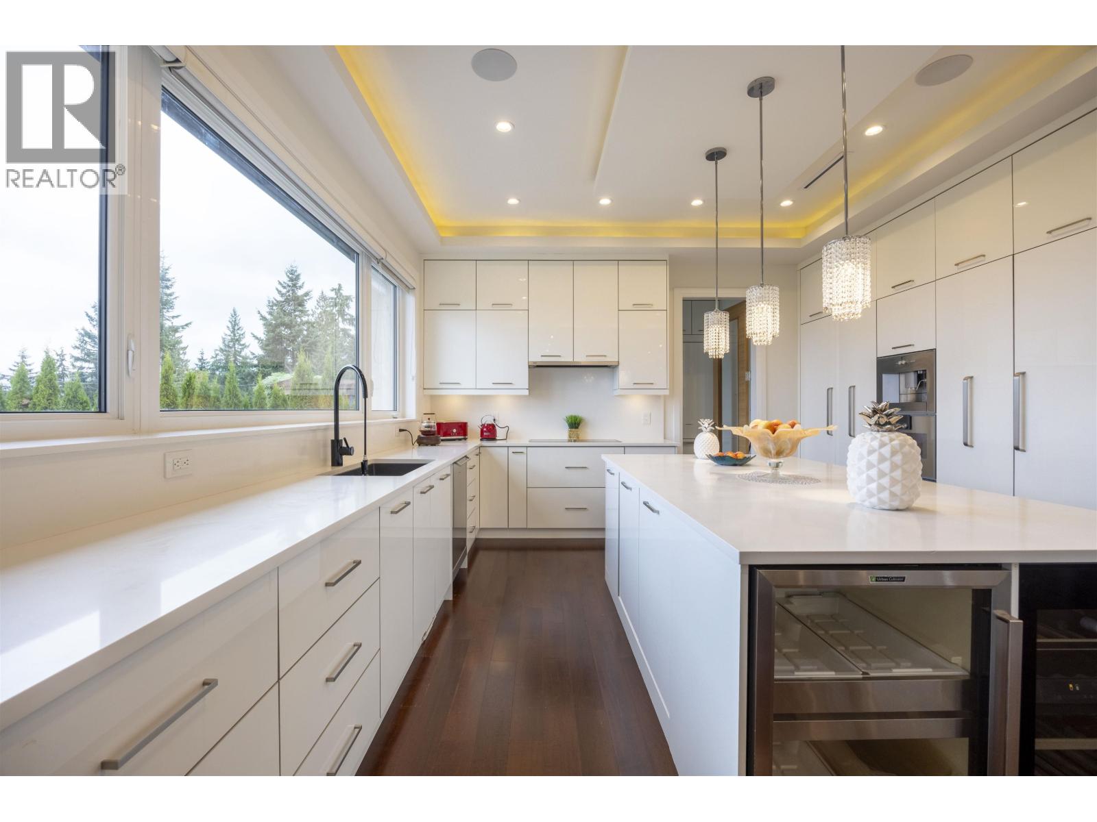 5111 Harbour View Road Property Photo 13