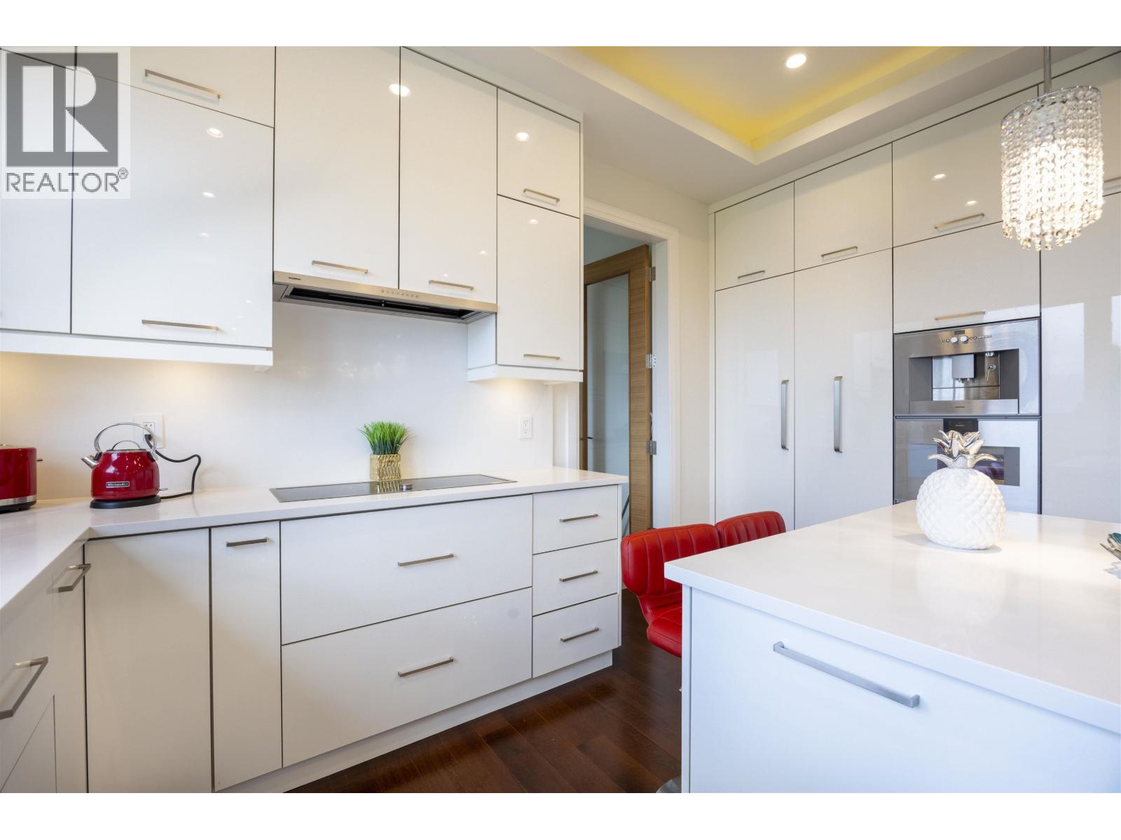 5111 Harbour View Road Property Photo 14