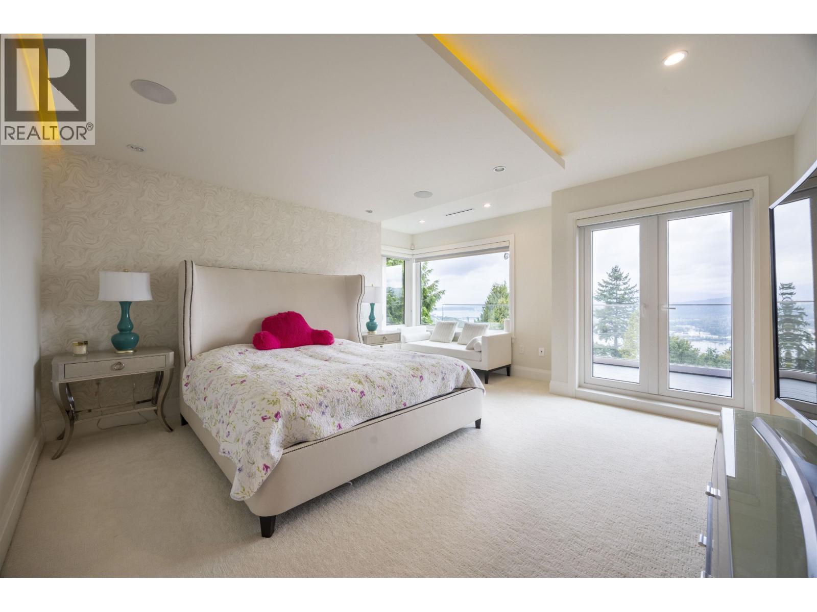 5111 Harbour View Road Property Photo 18
