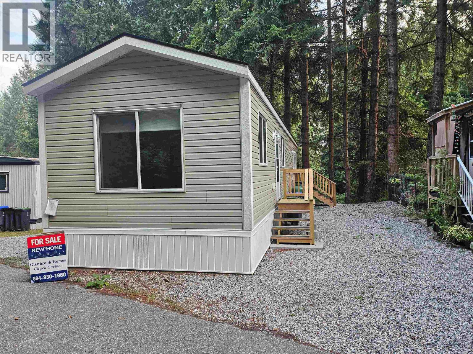 16 5288 Selma Park Road Property Photo 2