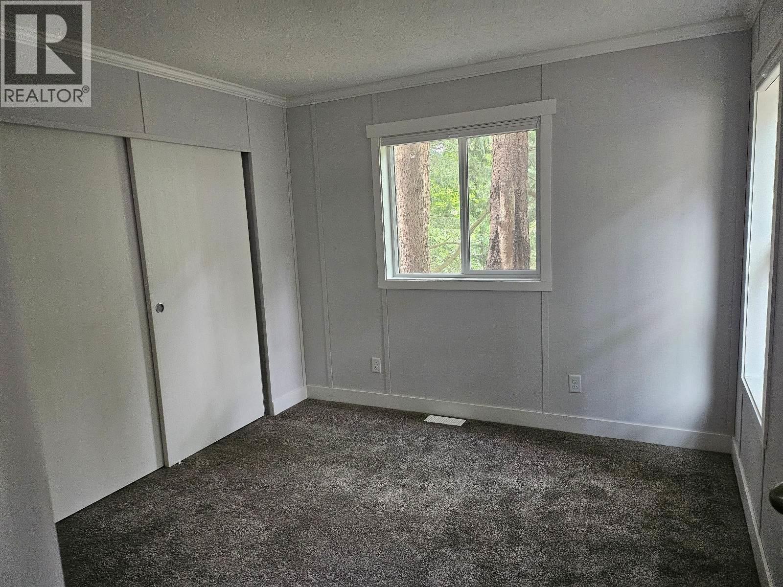 16 5288 Selma Park Road Property Photo 8