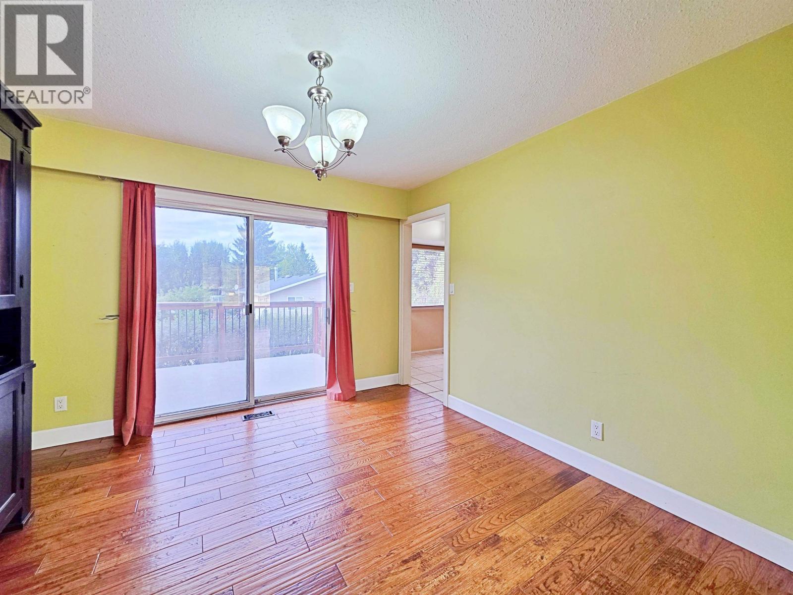 2491 Sing Street Property Photo 8