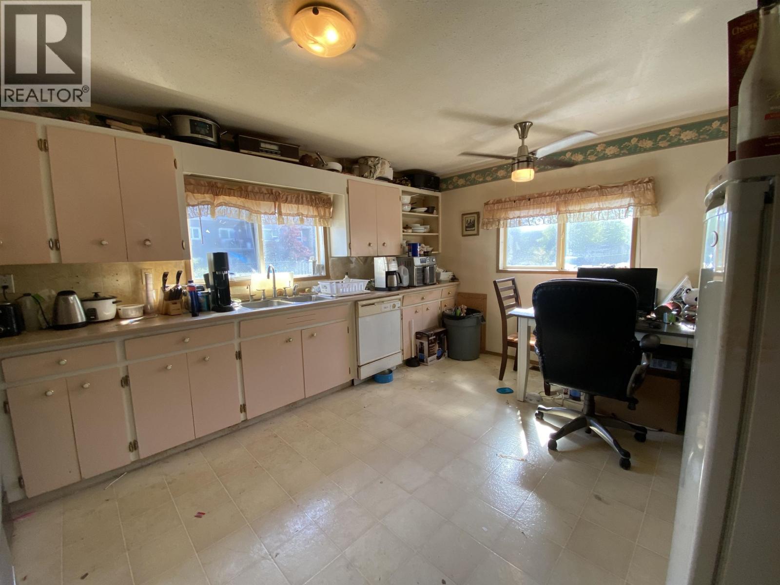 2710 Hall Street Property Photo 2